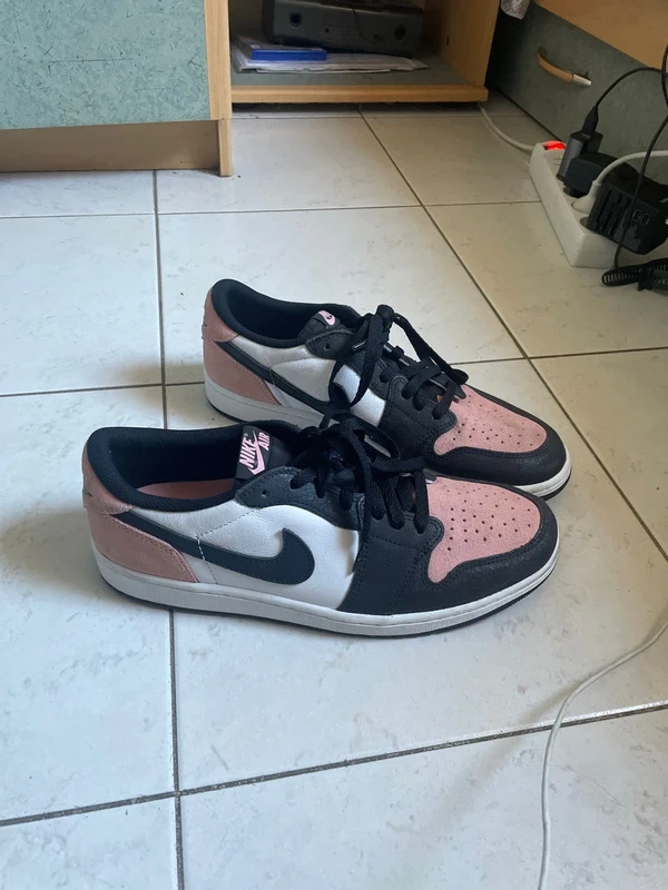 Nike Air Jordan 1 Low sneakers